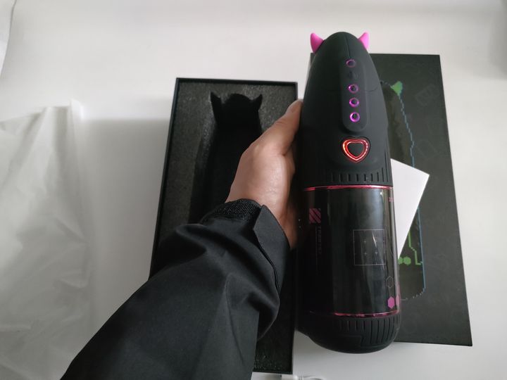 漂亮得不像实力派——YUU小恶魔赛博朋克风飞机杯测评9 漂亮得不像实力派——YUU小恶魔赛博朋克风飞机杯测评9